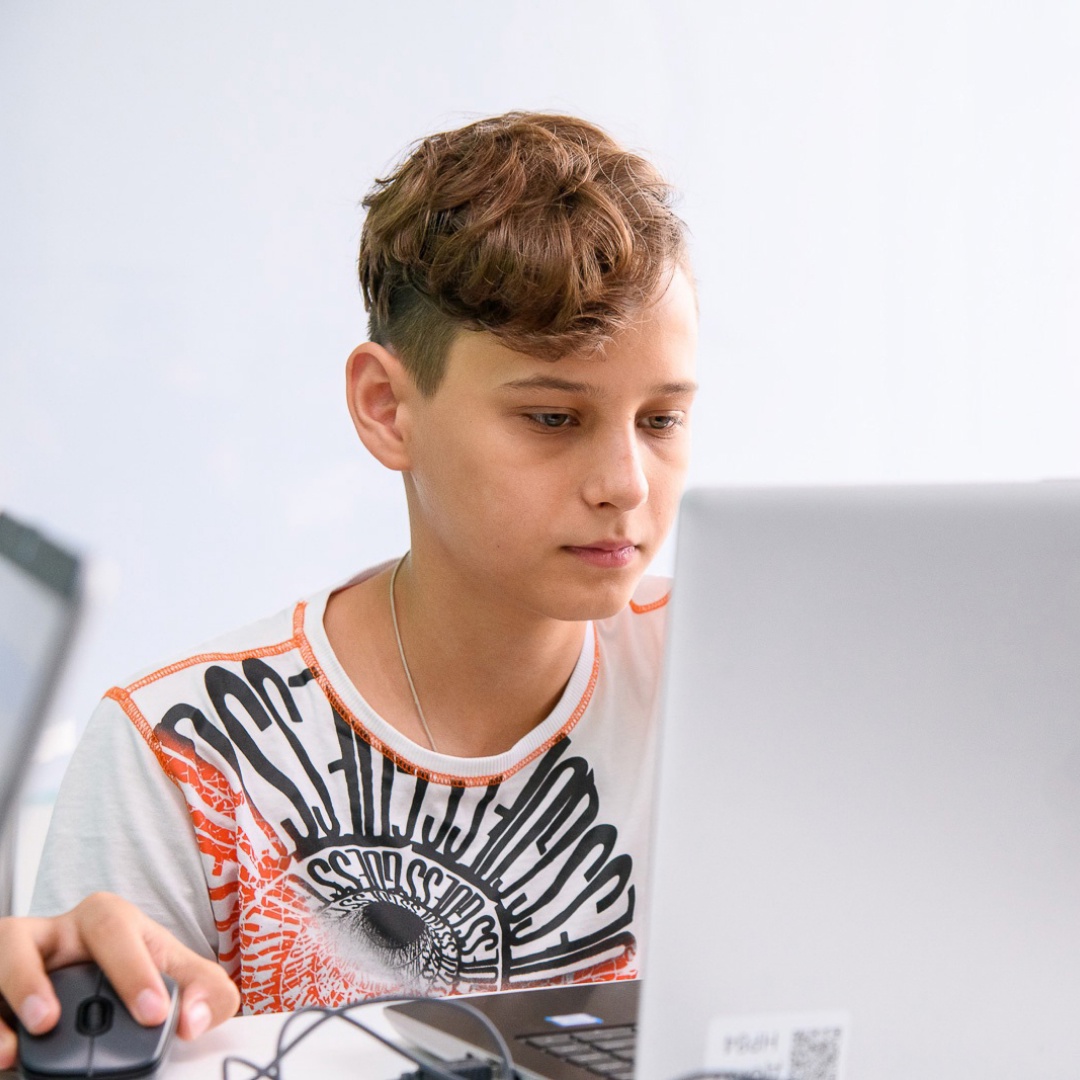 В «Сириусе» стартовал прием заявок на образовательную программу «Информатика.Юниоры»