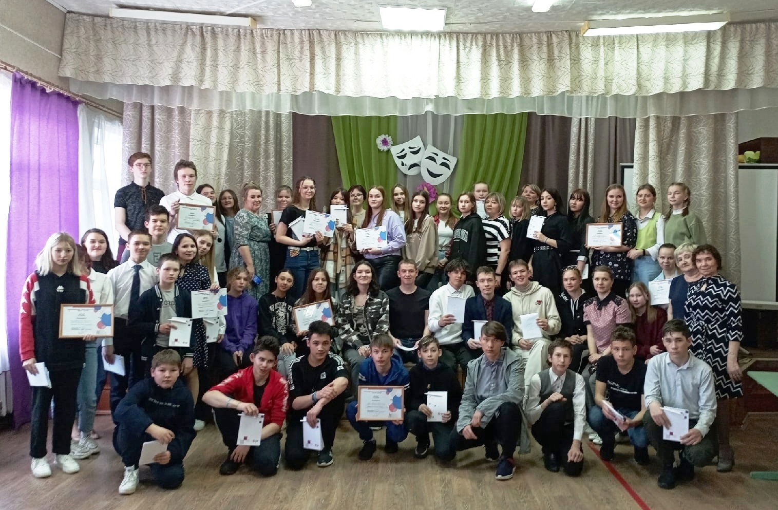 Межрайонный фестиваль-конкурс социальных театров «Равный - равному»