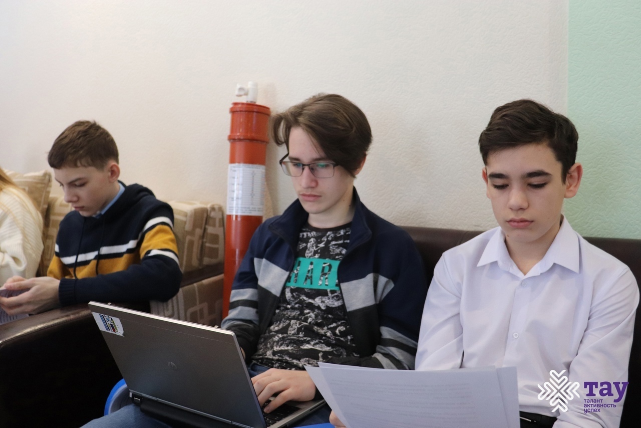 Воспитанники «ТАУ» работают над проектом «Пуск»