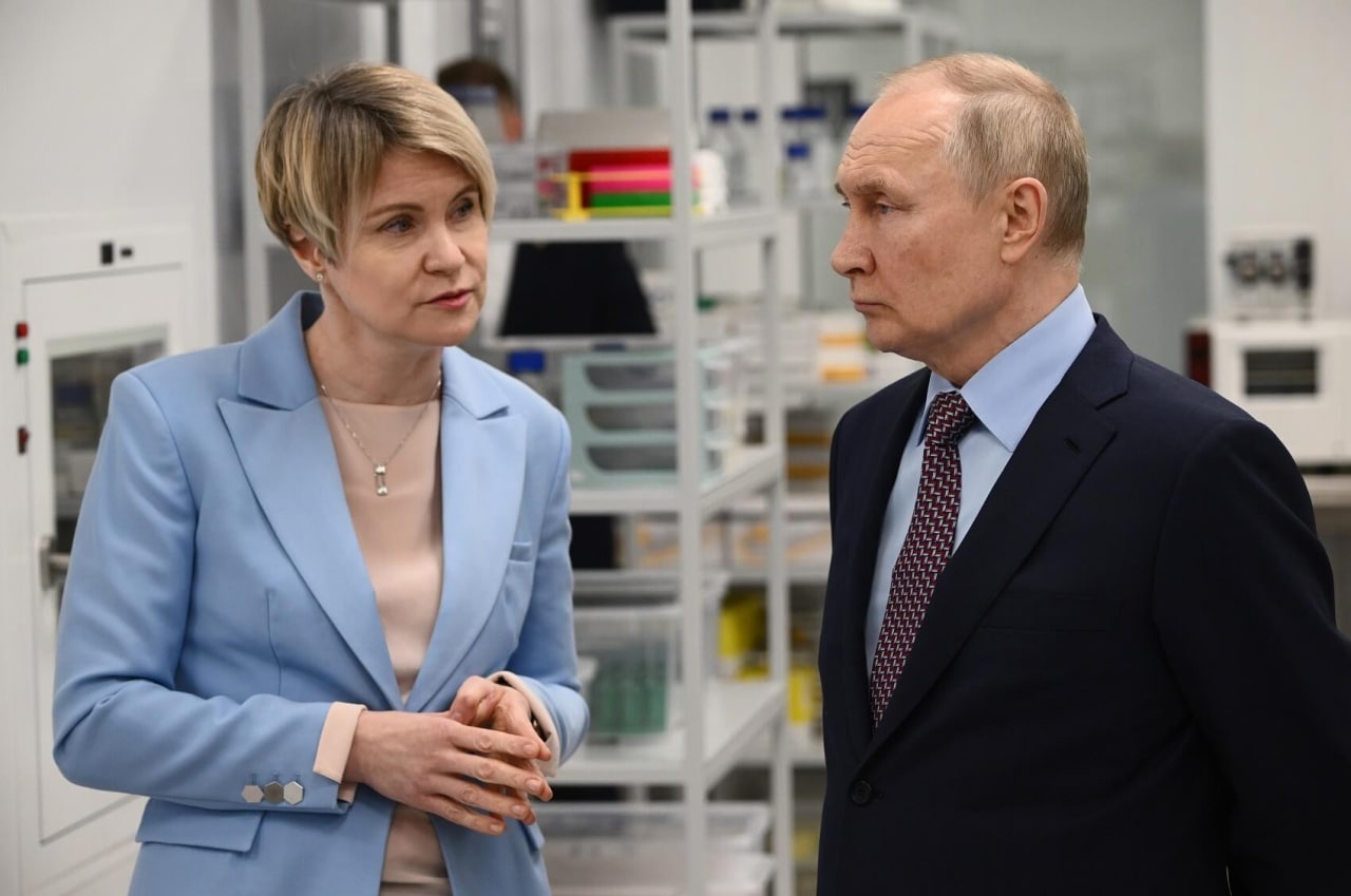 Владимир Путин посетил лабораторный комплекс Университета «Сириус»